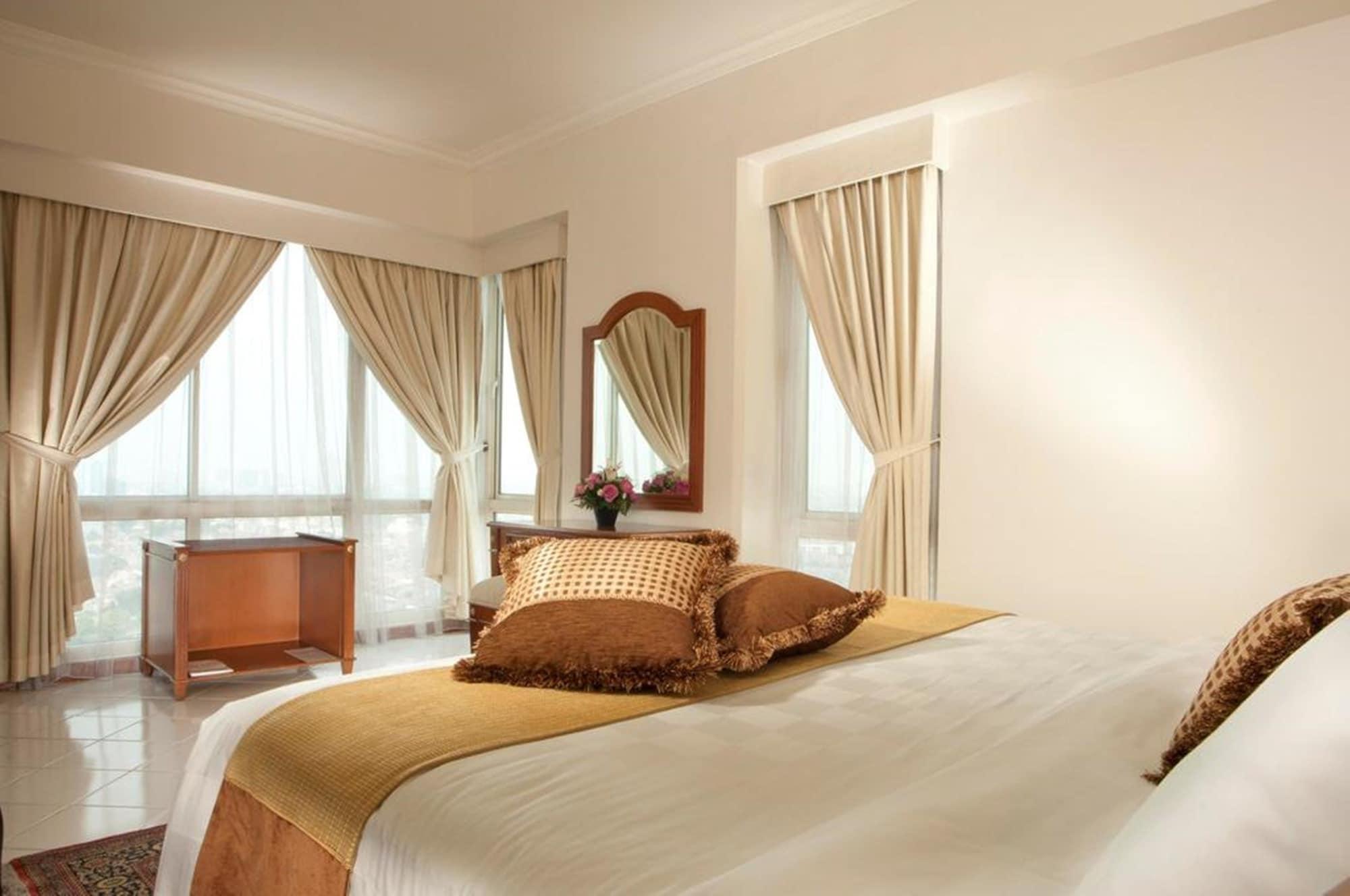 The Residences At Puri Casablanca Джакарта Экстерьер фото