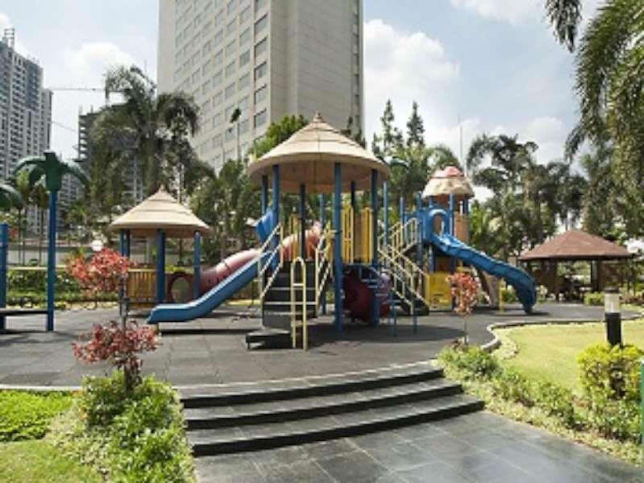The Residences At Puri Casablanca Джакарта Экстерьер фото