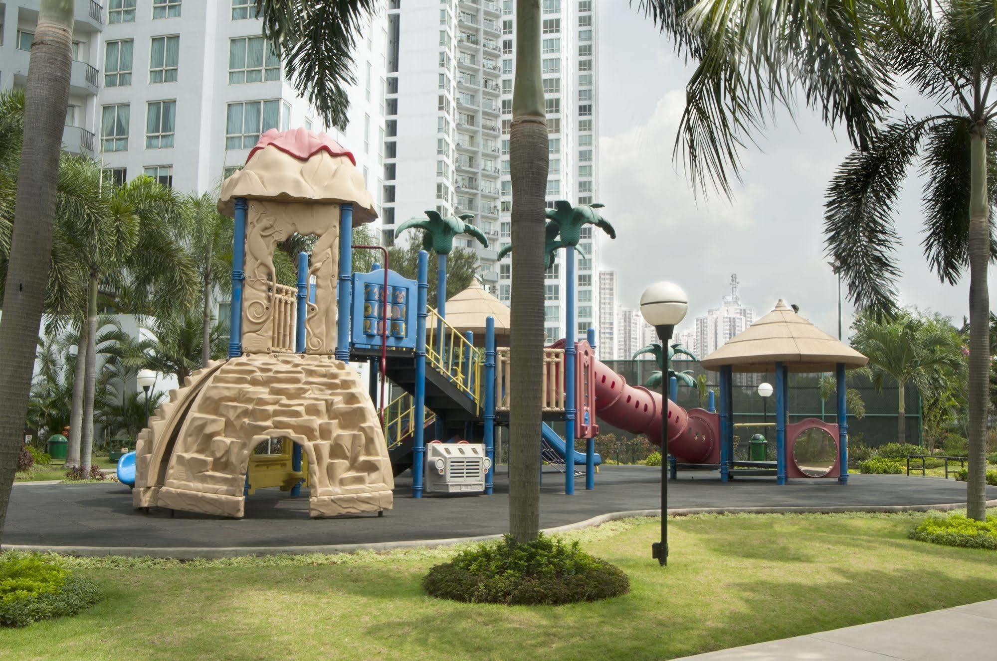 The Residences At Puri Casablanca Джакарта Экстерьер фото
